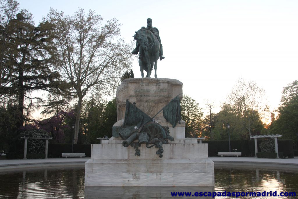 Estatua del General MartÃ­nez Campos